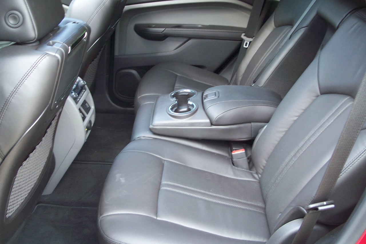 2010 Cadillac SRX Test Drive — Luxuriant Space, Efficiently Used